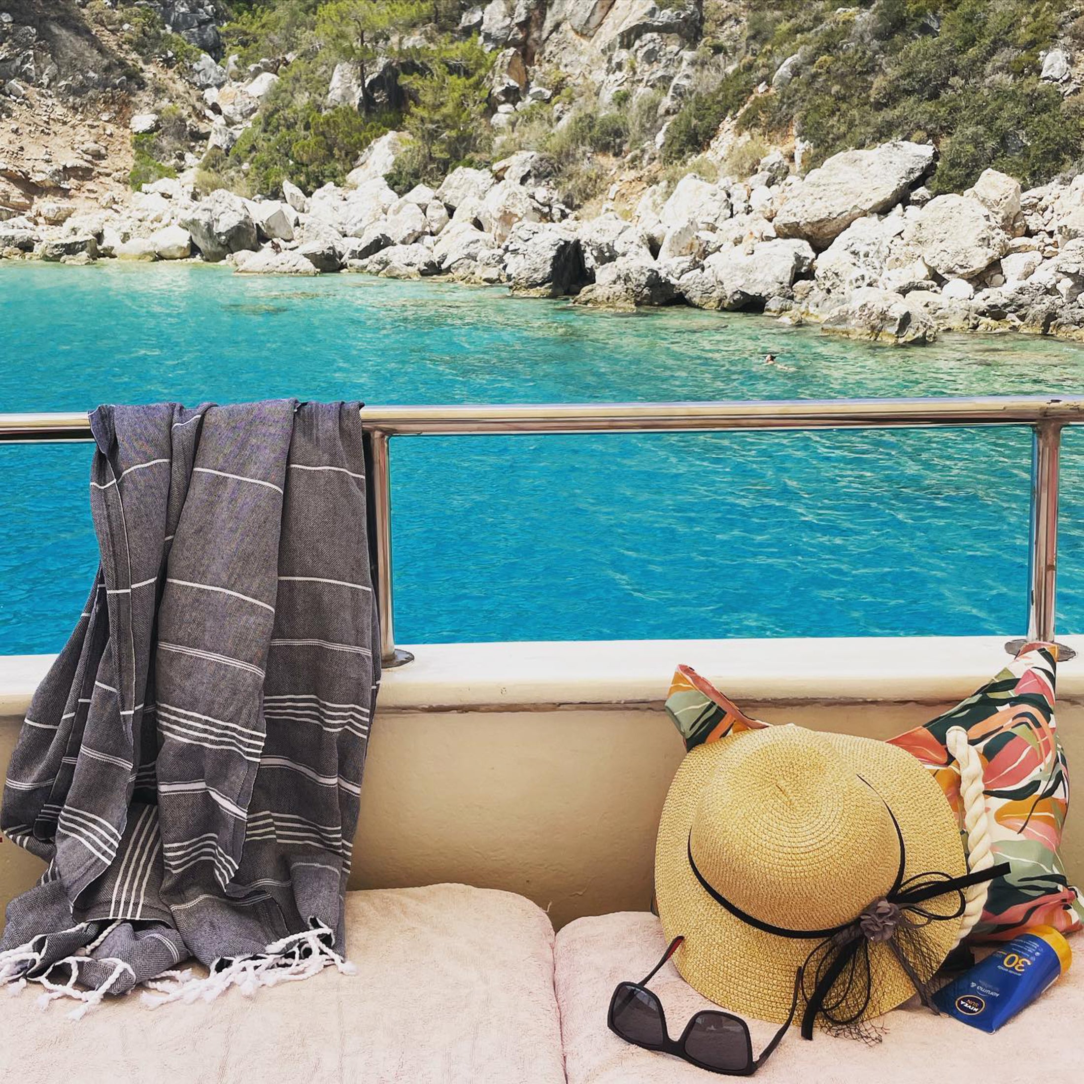 Black Turkish Beach Towel, Oversized Quick Dry Bath Towels